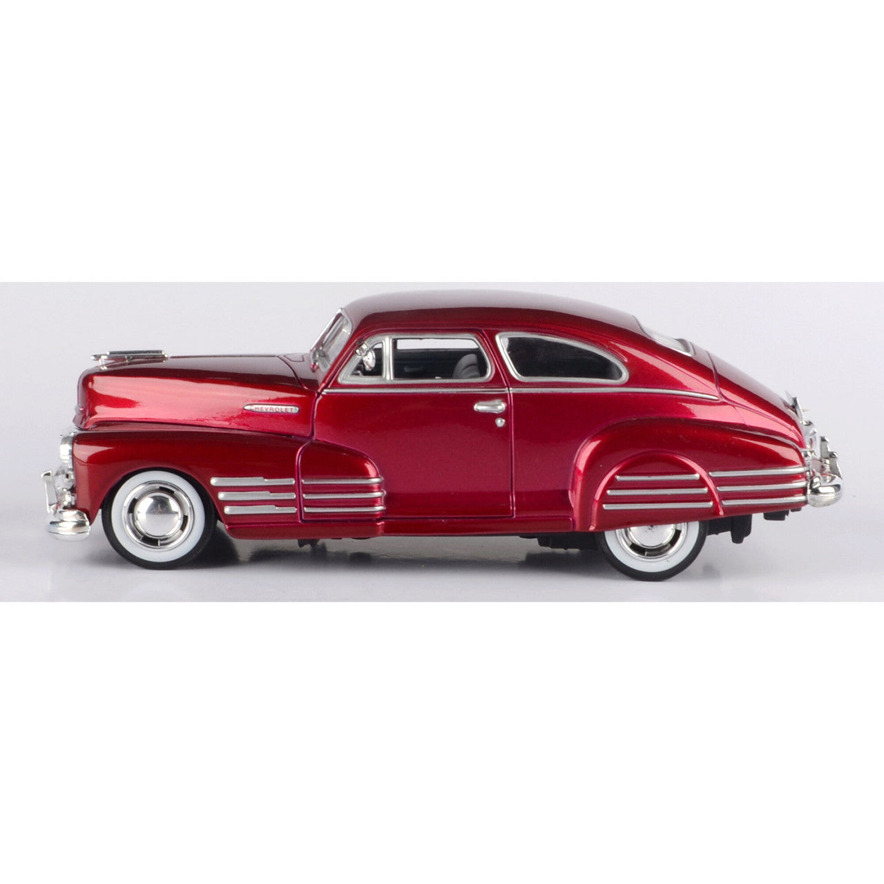 1948 Chevrolet Aerosedan Fleetside Lowrider 1:24 Scale Diecast Model