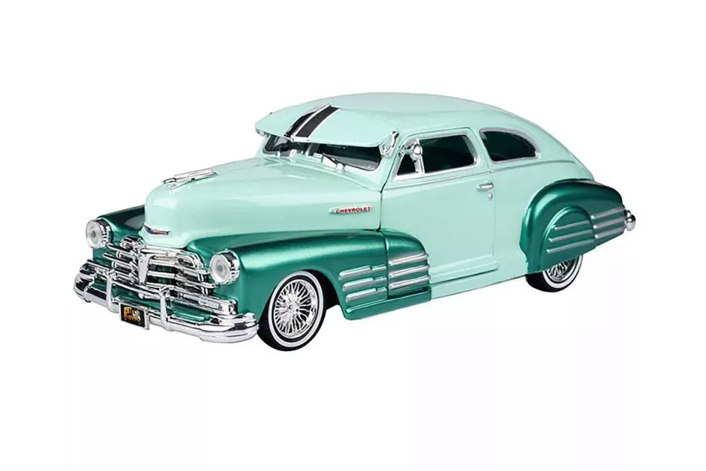 1948 Chevrolet Aerosedan Fleetside Lowrider 1:24 Scale Diecast Model