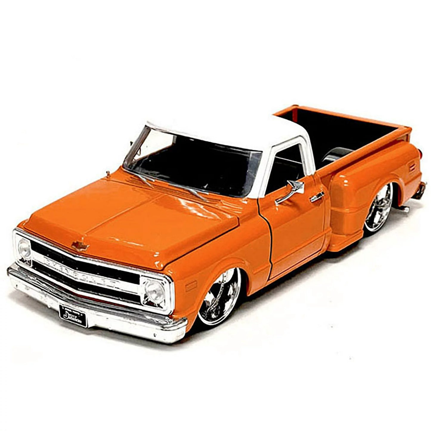 1969 Chevrolet C10 Stepside 1:24 Scale Diecast Model Truck